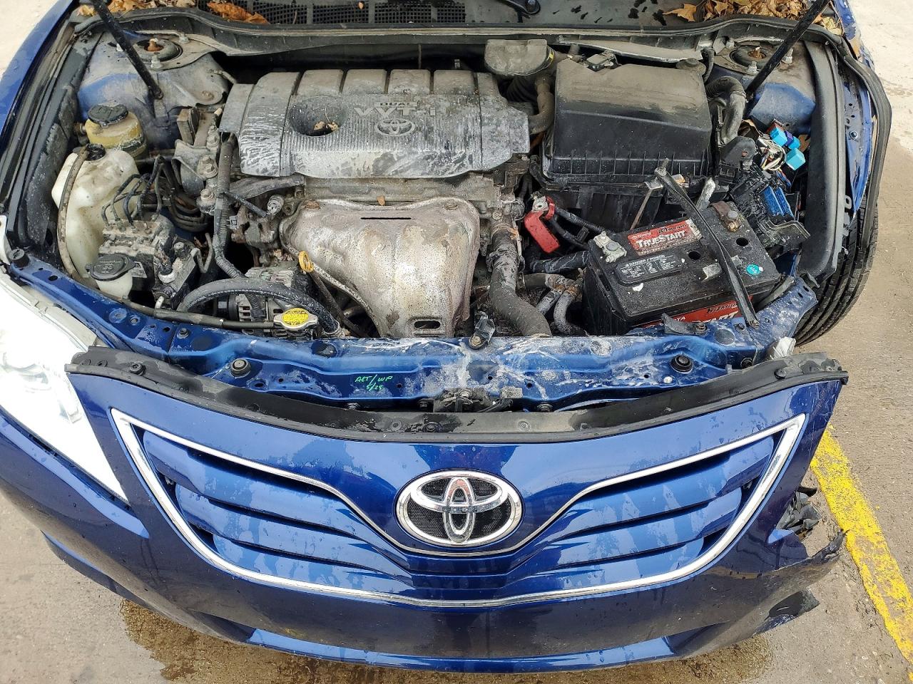 2010 TOYOTA CAMRY LE photo 21