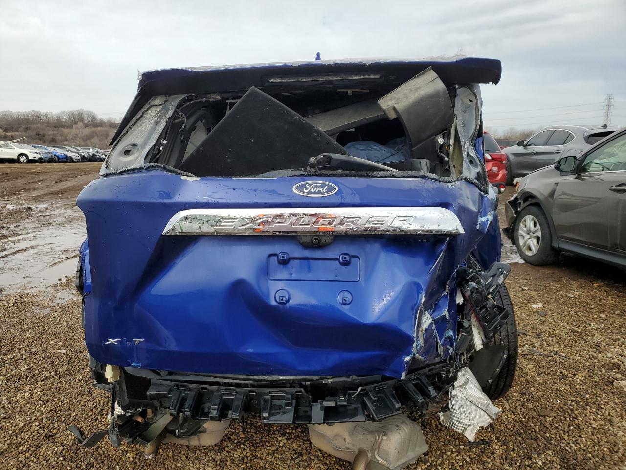 2020 FORD EXPLORER XLT photo 16