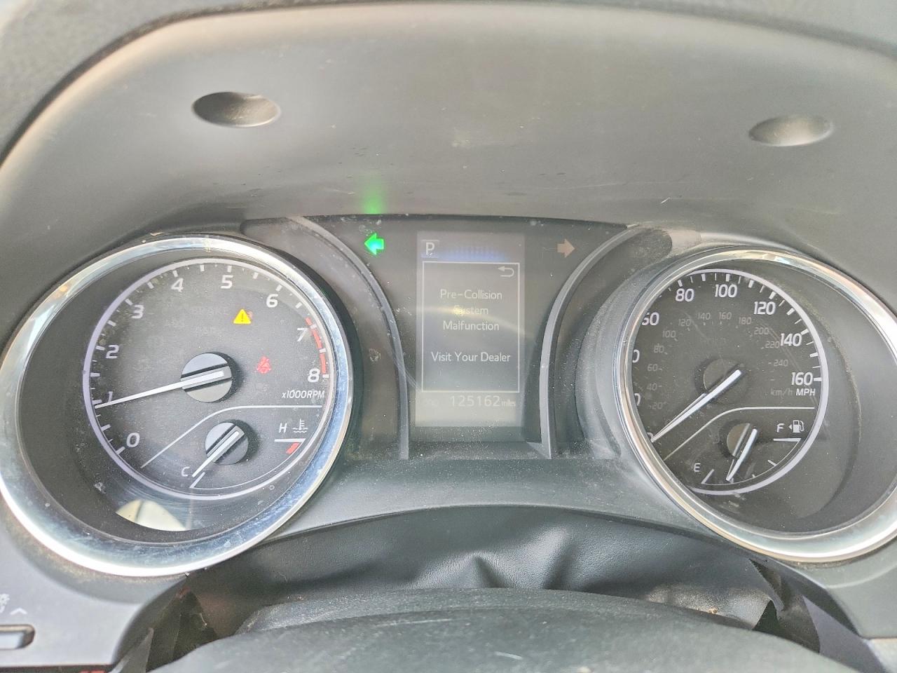 2019 TOYOTA CAMRY SE photo 17