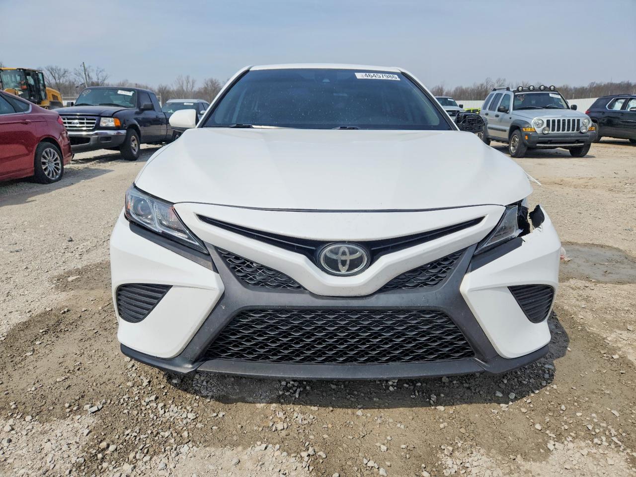 2019 TOYOTA CAMRY SE photo 9