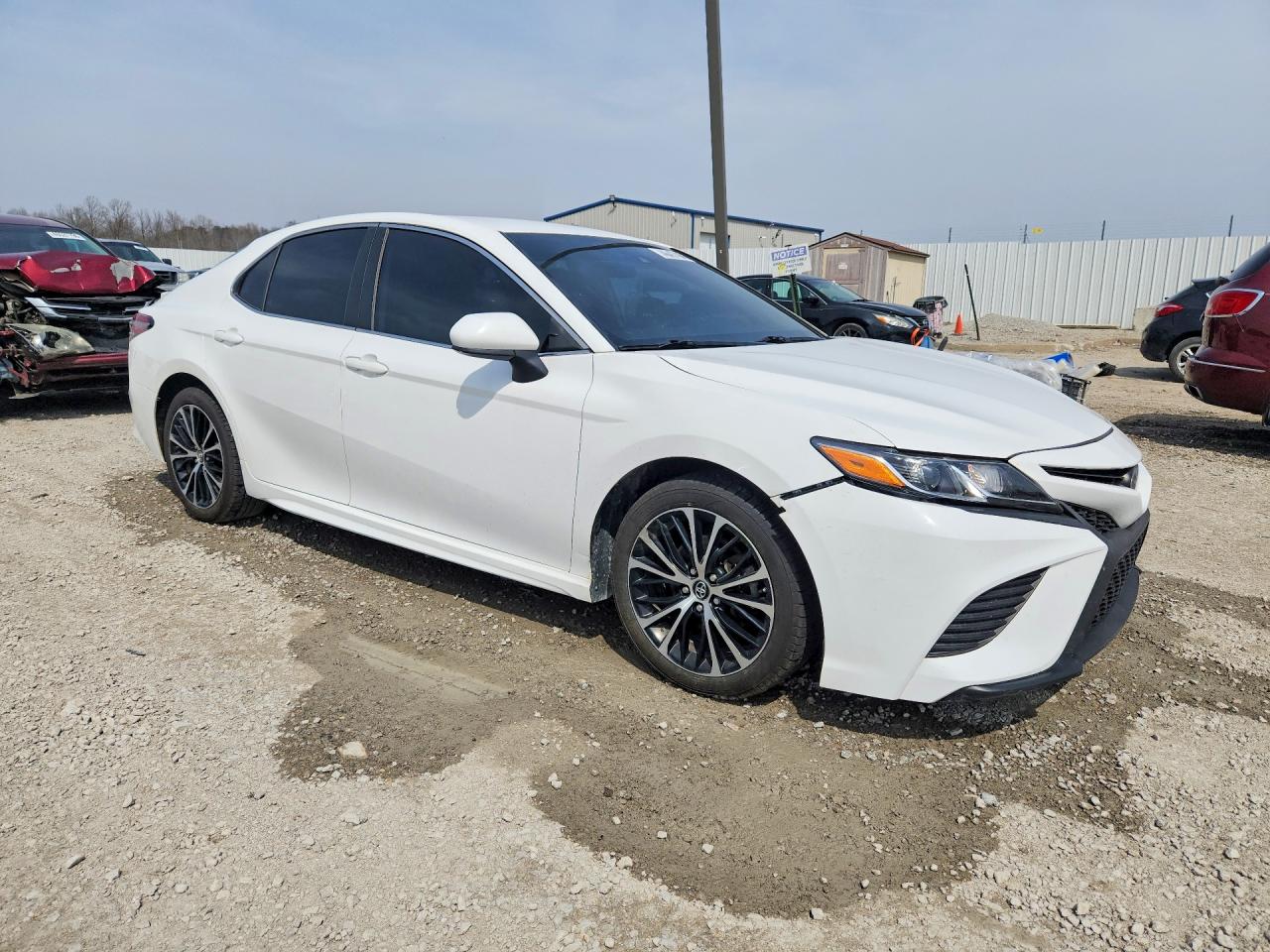 2019 TOYOTA CAMRY SE photo 7