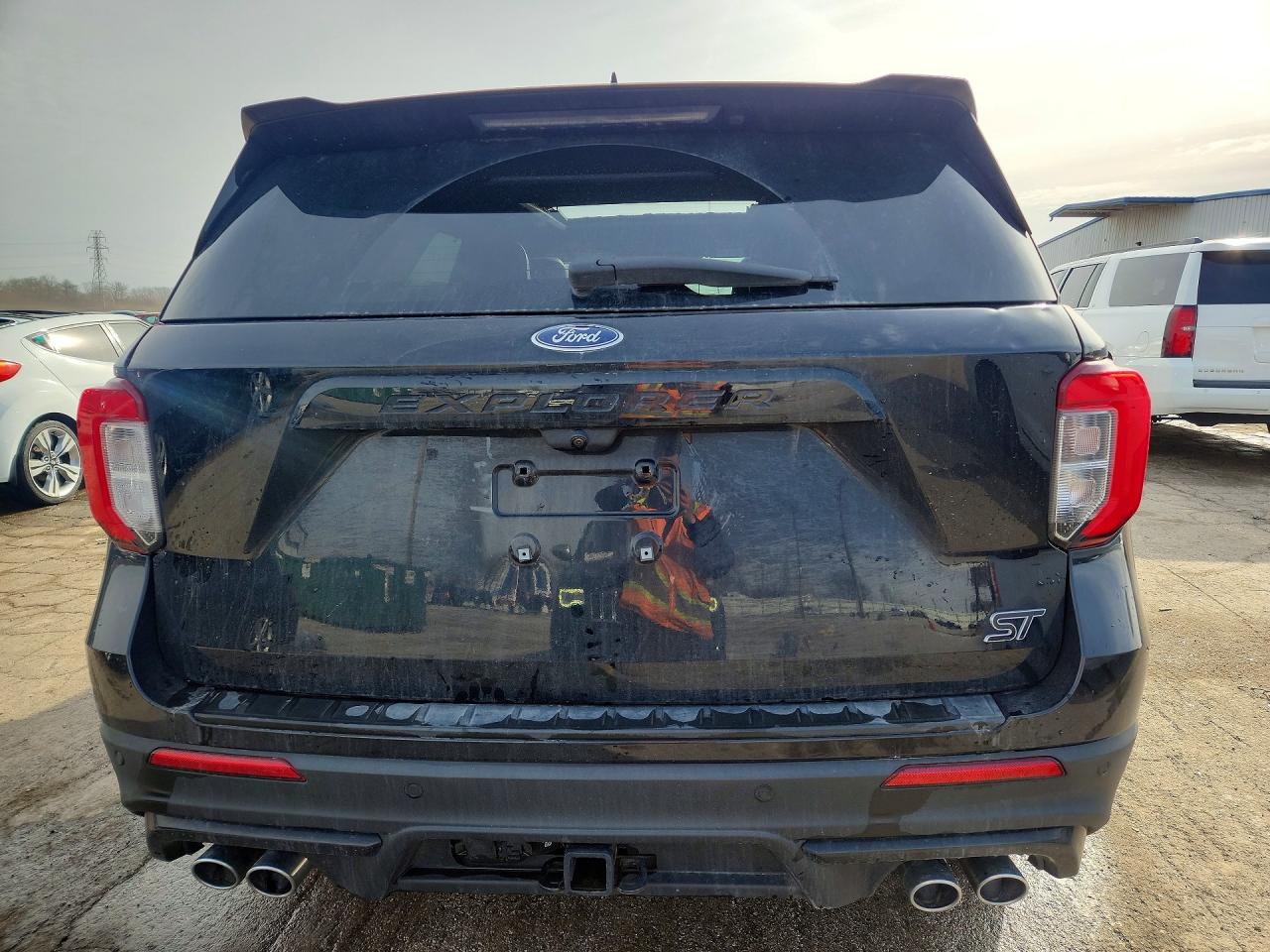 2023 FORD EXPLORER ST photo 16