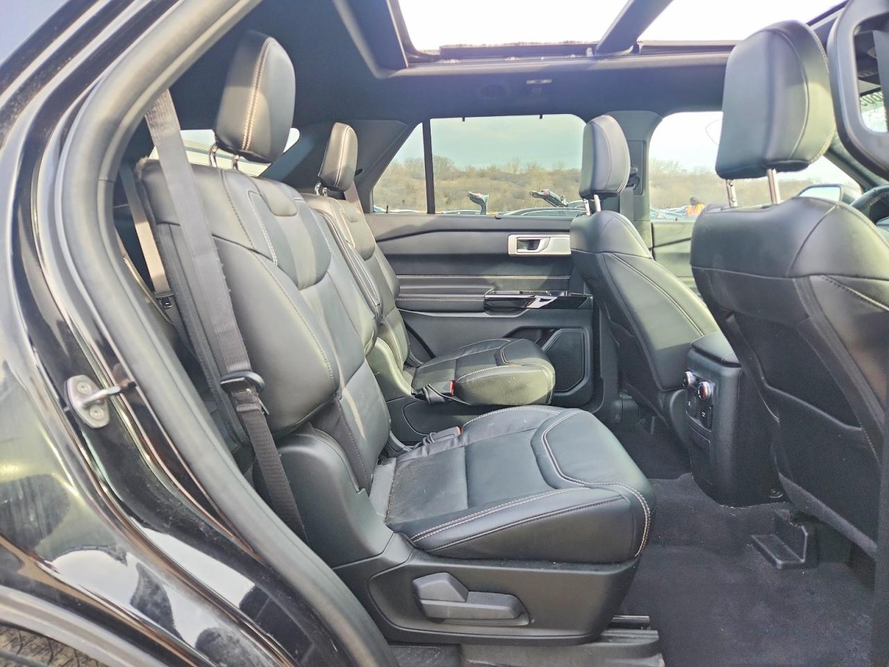2023 FORD EXPLORER ST photo 31