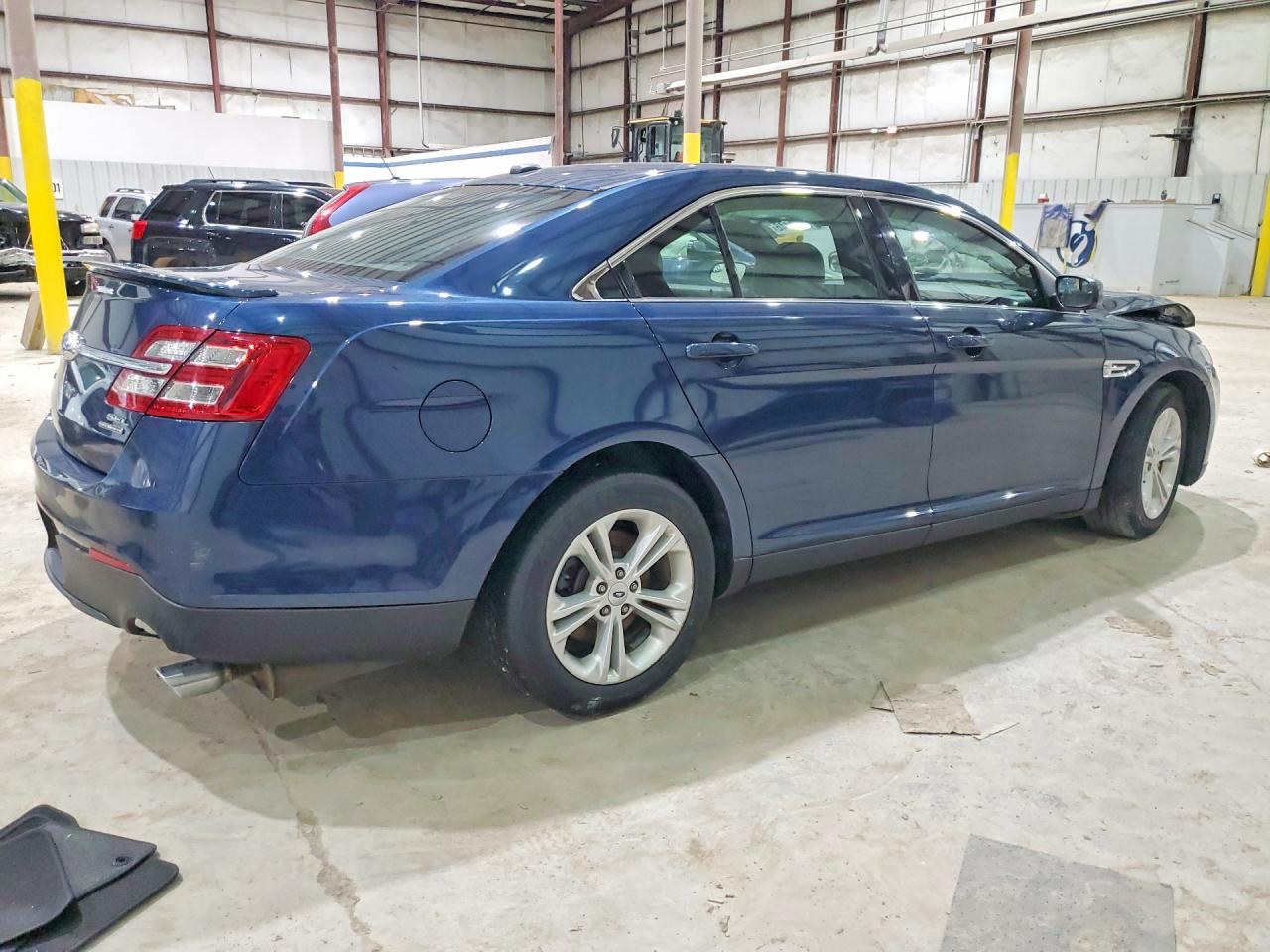 2016 FORD TAURUS SEL photo 5