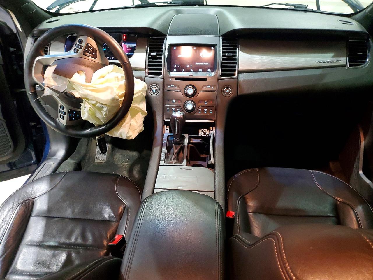 2016 FORD TAURUS SEL photo 15