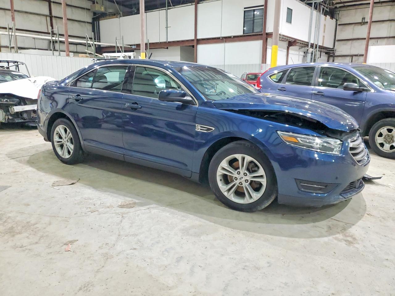 2016 FORD TAURUS SEL photo 7
