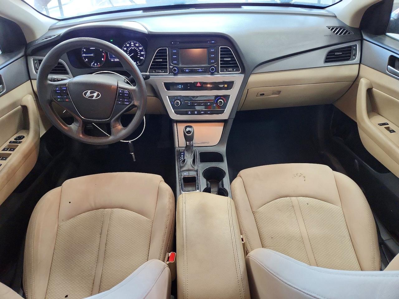 2015 HYUNDAI SONATA SE photo 8