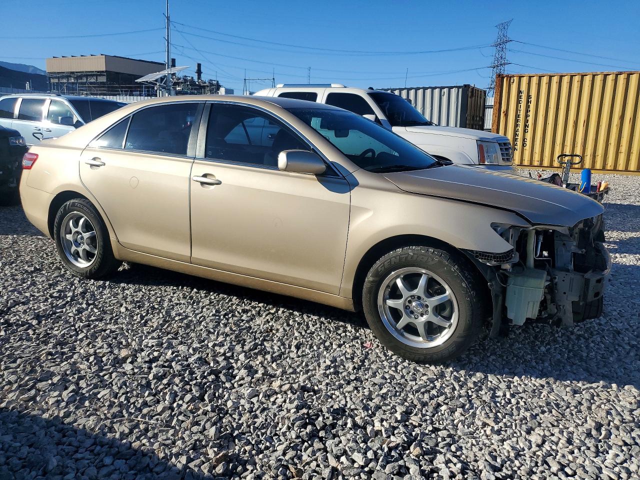 2011 TOYOTA CAMRY LE photo 4