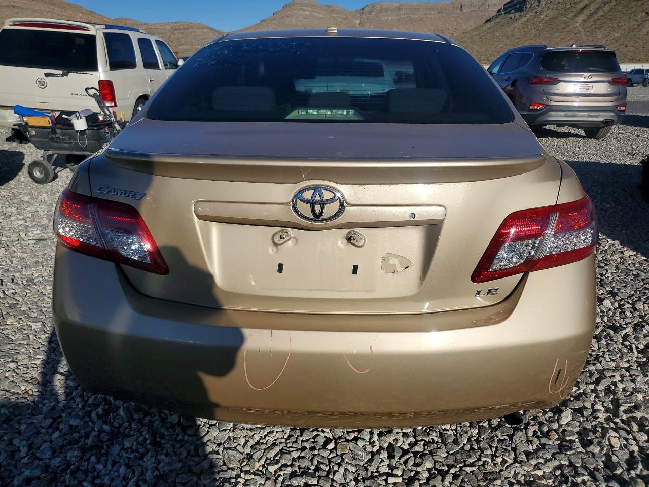 2011 TOYOTA CAMRY LE photo 6