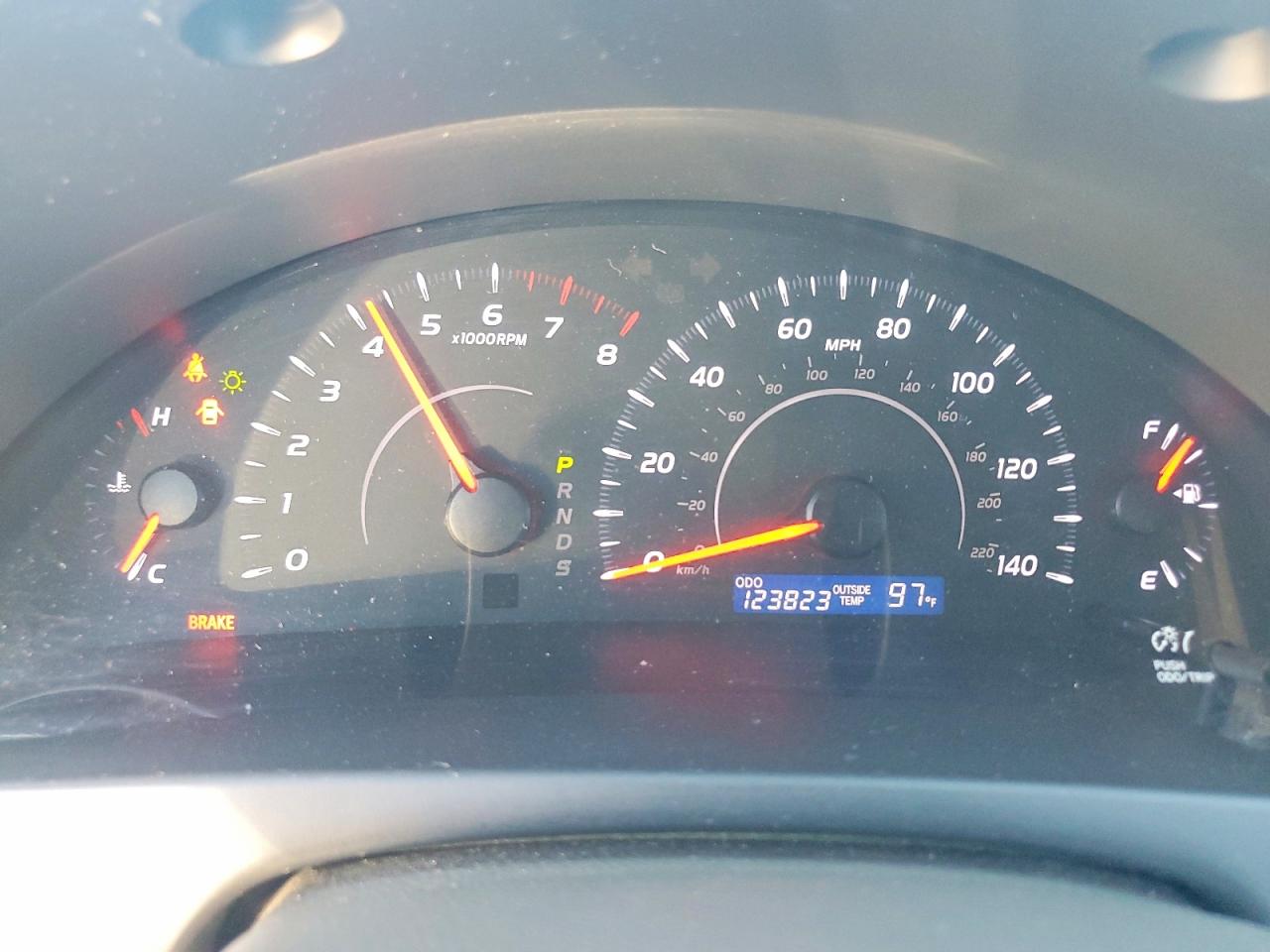 2011 TOYOTA CAMRY LE photo 9