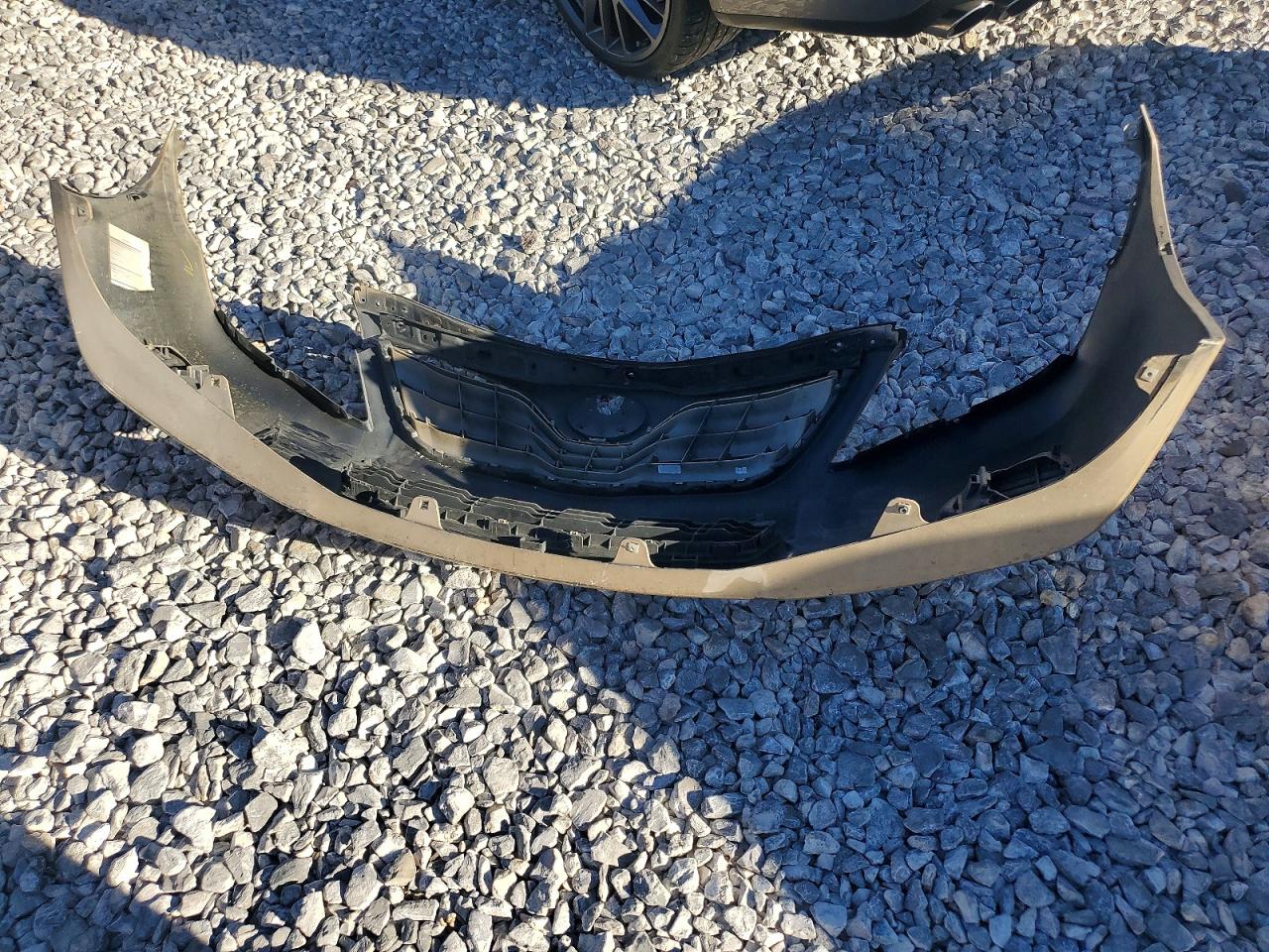 2011 TOYOTA CAMRY LE photo 12