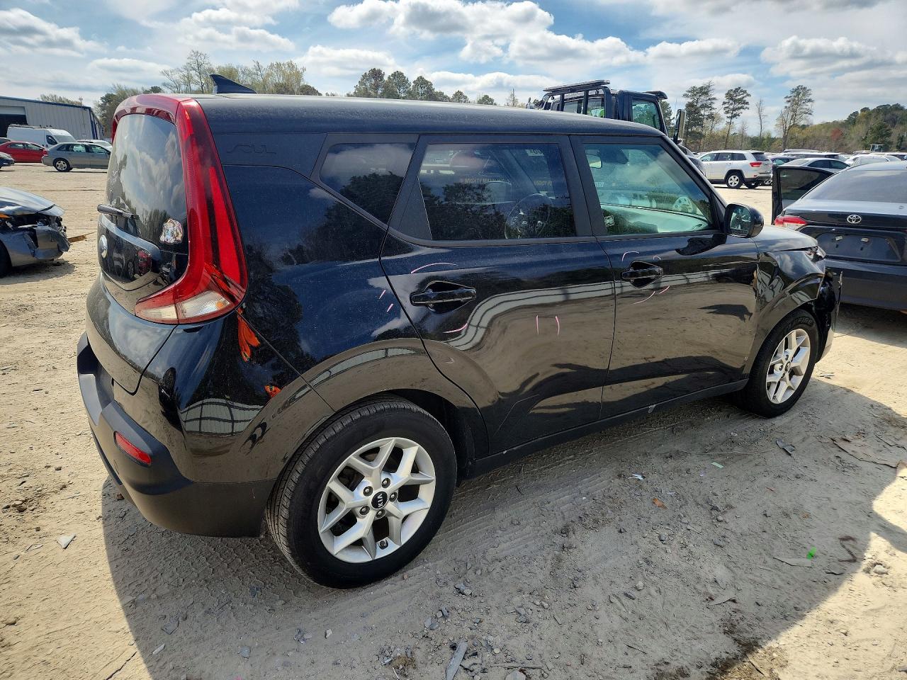 2020 KIA SOUL S photo 3