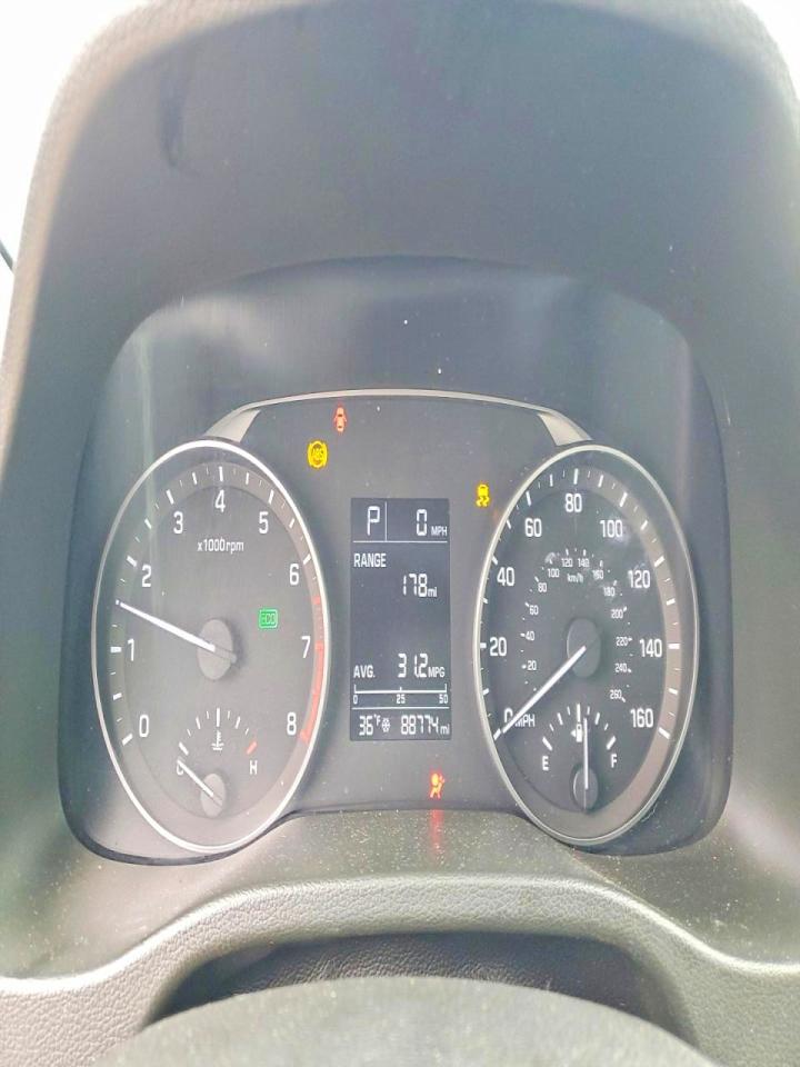 2018 HYUNDAI ELANTRA SE photo 9