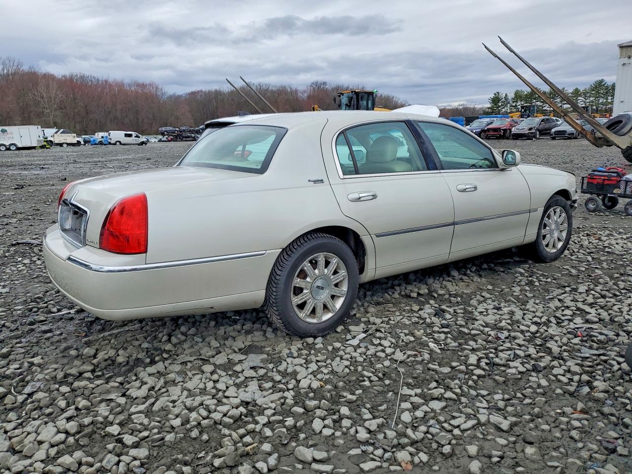 2007 LINCOLN TOWN CAR SIGNATURE LIMITED photo 7