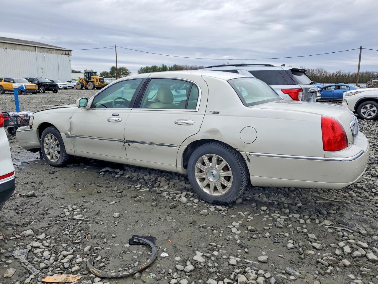2007 LINCOLN TOWN CAR SIGNATURE LIMITED photo 4
