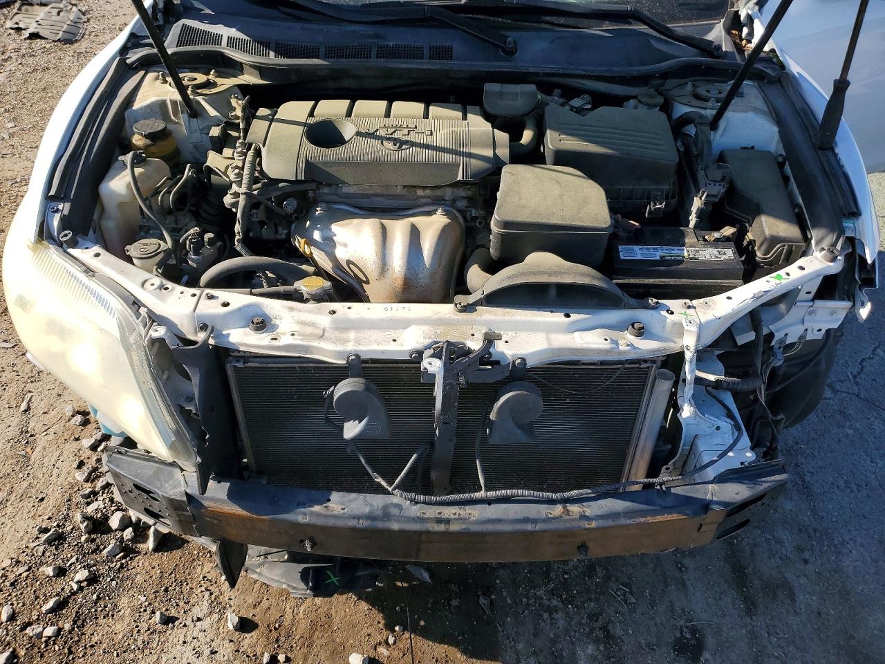 2011 TOYOTA CAMRY LE photo 11