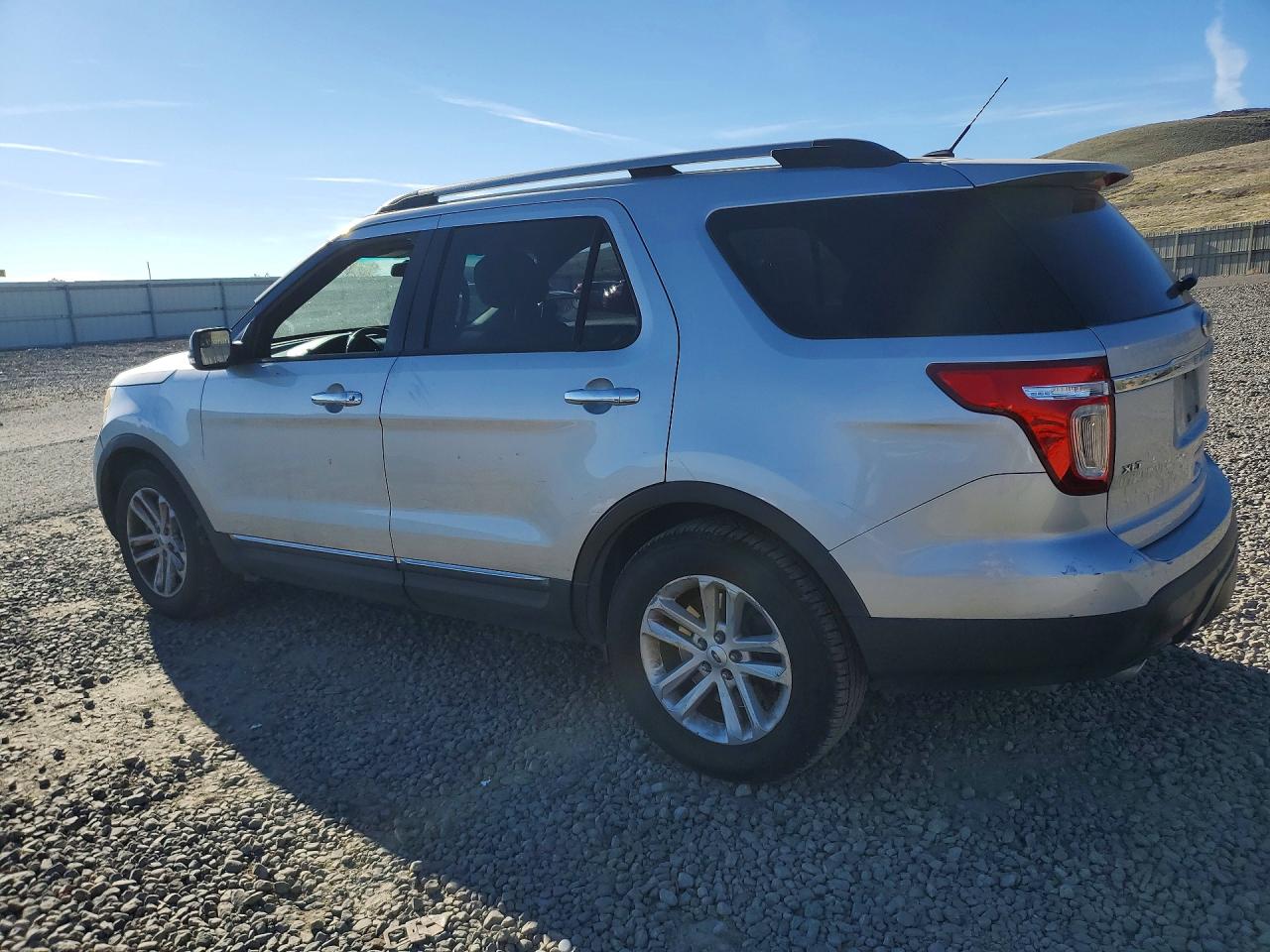 2014 FORD EXPLORER XLT photo 4