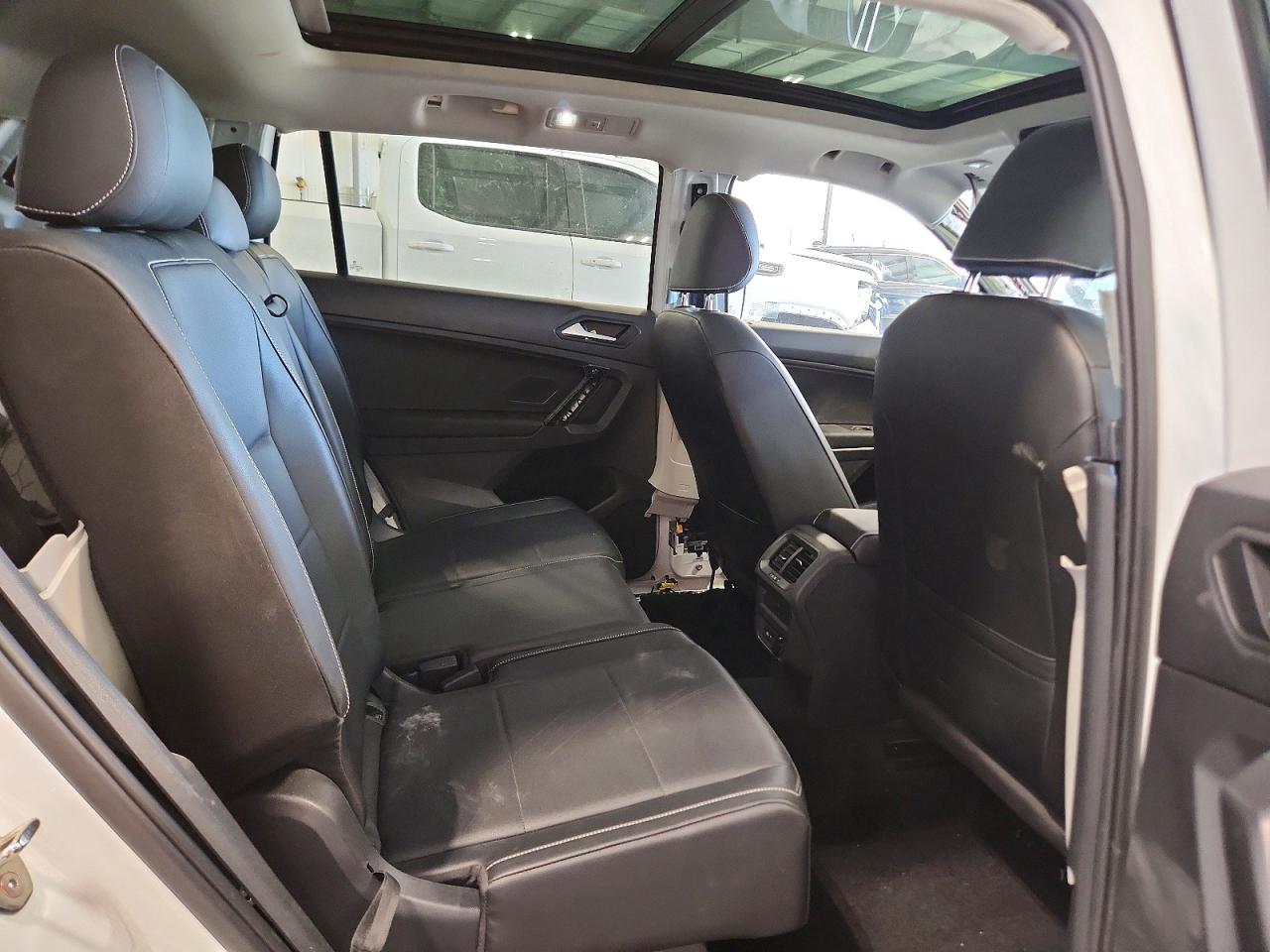 2021 VOLKSWAGEN TIGUAN SE photo 11