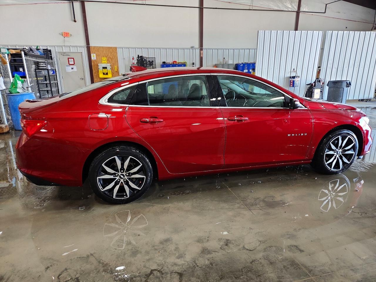2018 CHEVROLET MALIBU LT photo 3