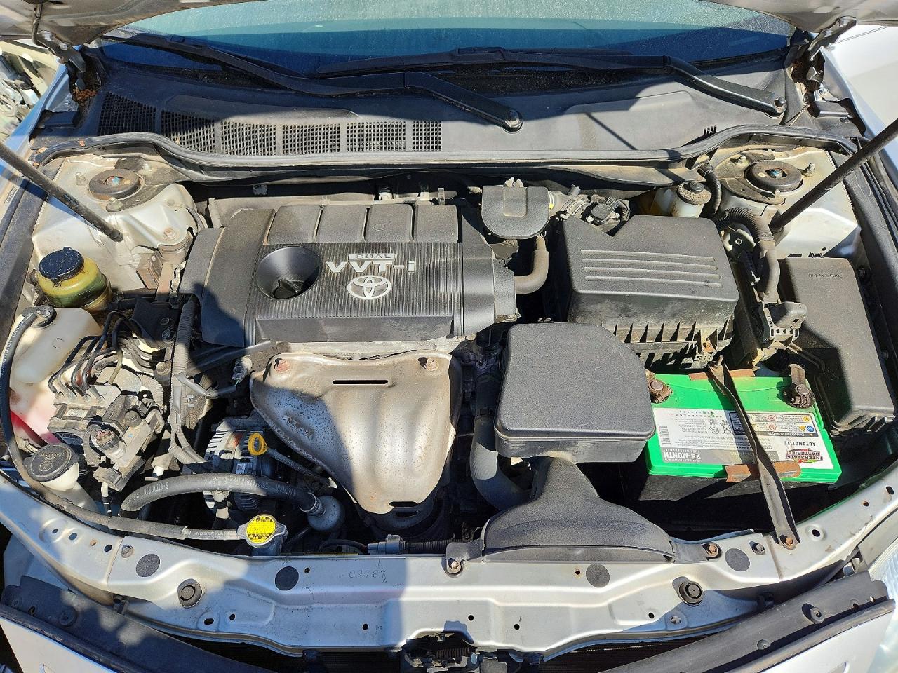 2010 TOYOTA CAMRY LE photo 11