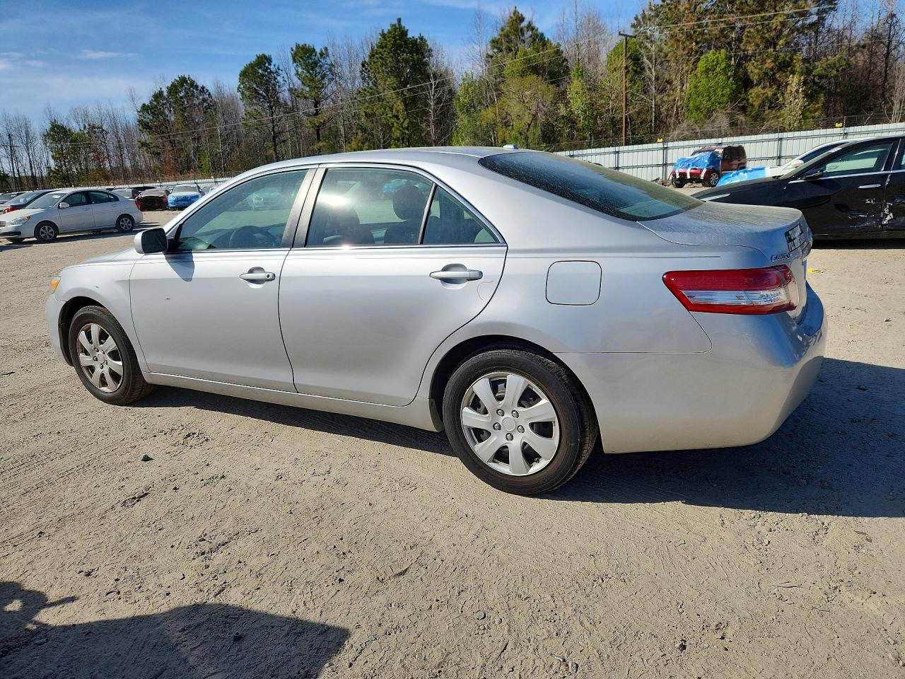 2010 TOYOTA CAMRY LE photo 2