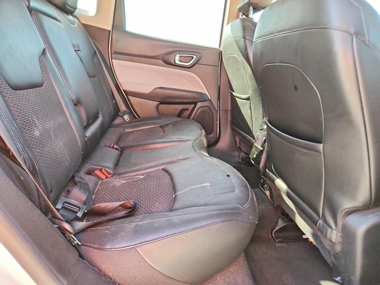 2022 JEEP COMPASS LATITUDE photo 21