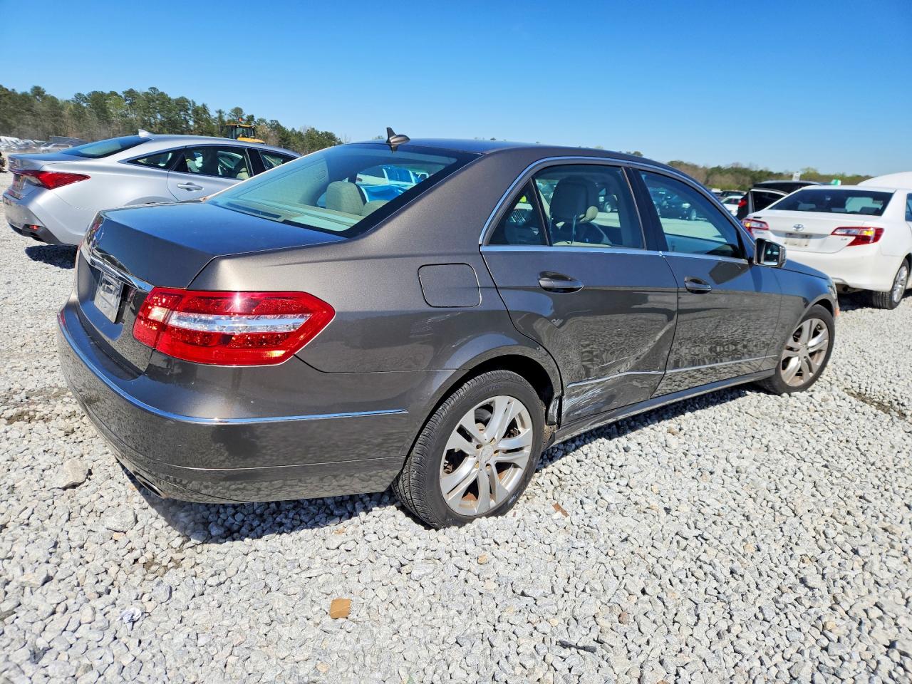 2010 MERCEDES-BENZ E 350 photo 3