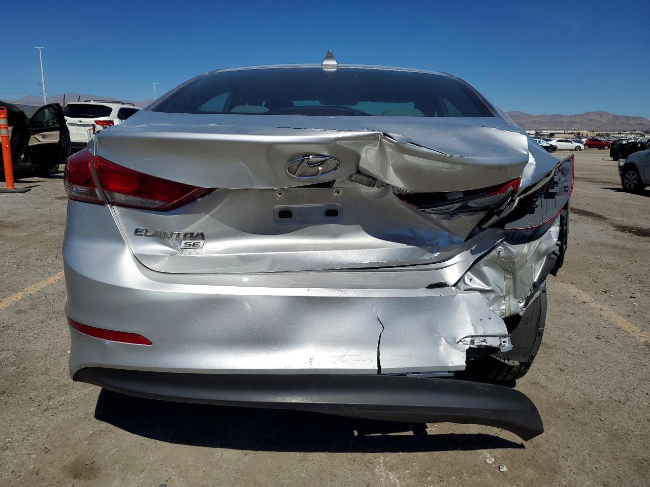 2017 HYUNDAI ELANTRA SE photo 16
