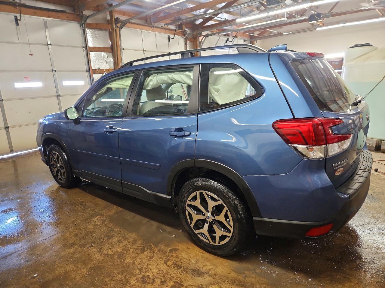 2021 SUBARU FORESTER photo 2