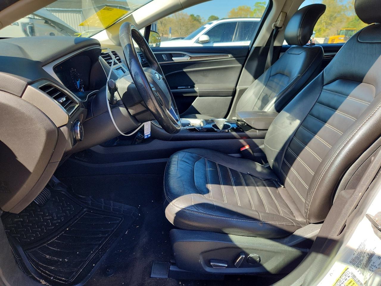 2014 FORD FUSION SE photo 13