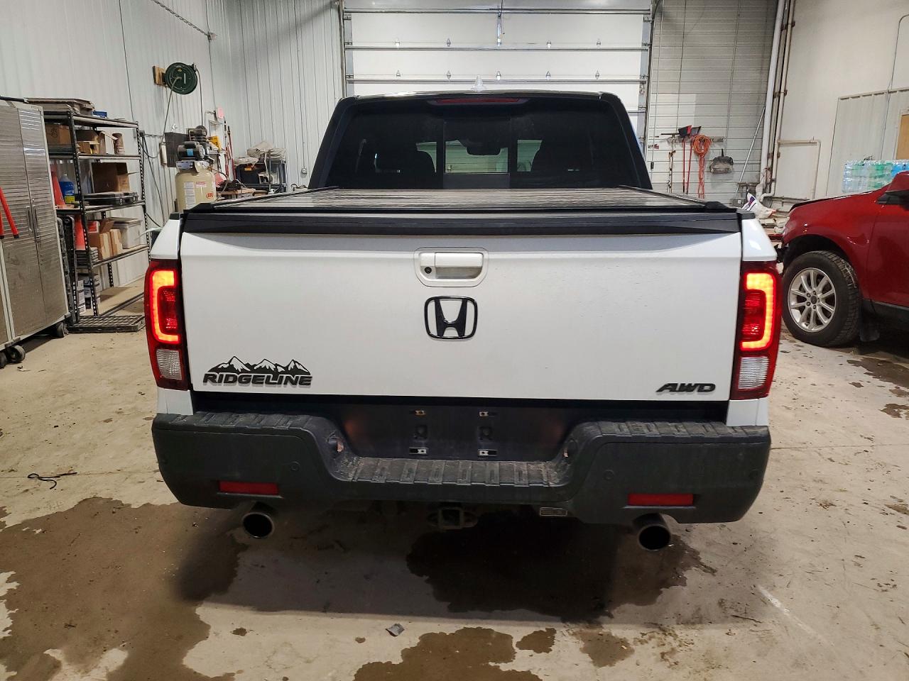 2021 HONDA RIDGELINE BLACK EDITION photo 11