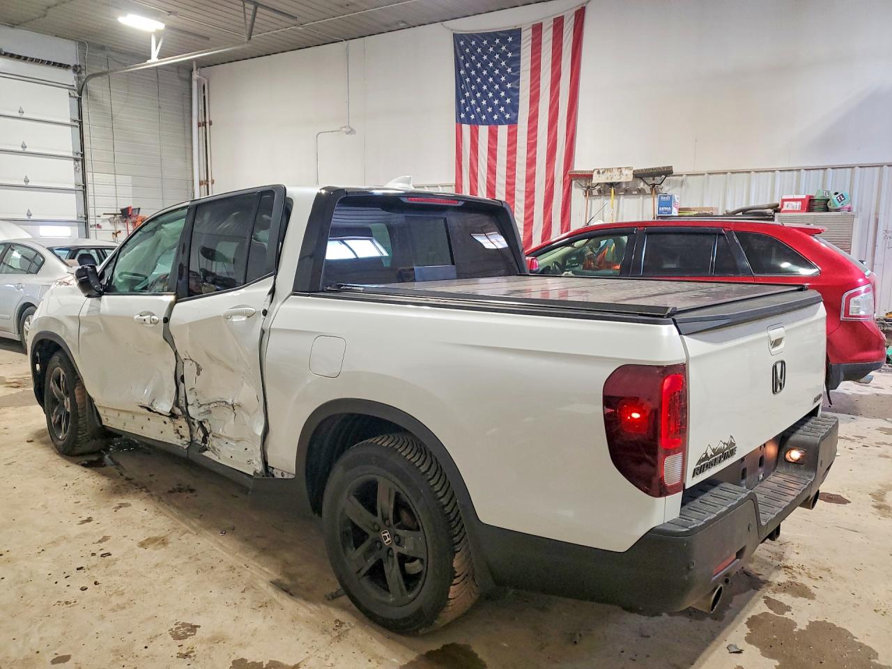 2021 HONDA RIDGELINE BLACK EDITION photo 3