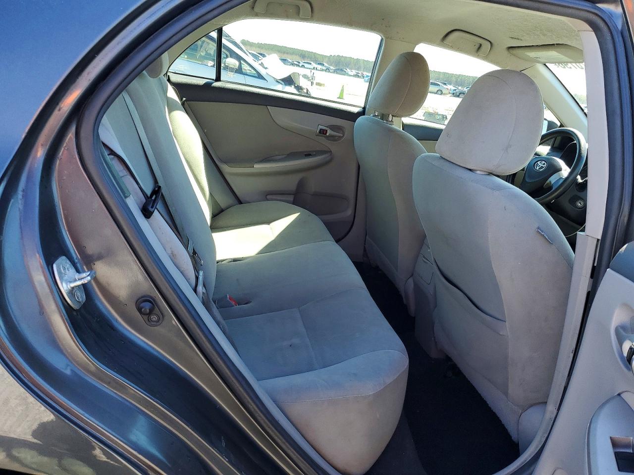 2013 TOYOTA COROLLA LE photo 19