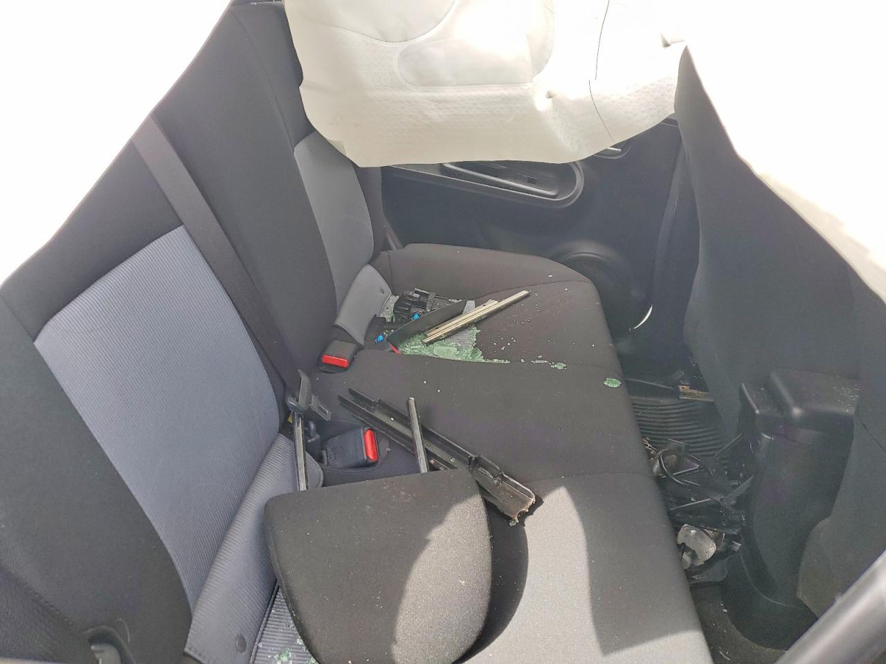 2019 TOYOTA PRIUS C L photo 19