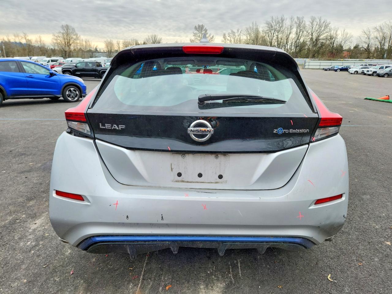 2018 NISSAN LEAF S photo 6