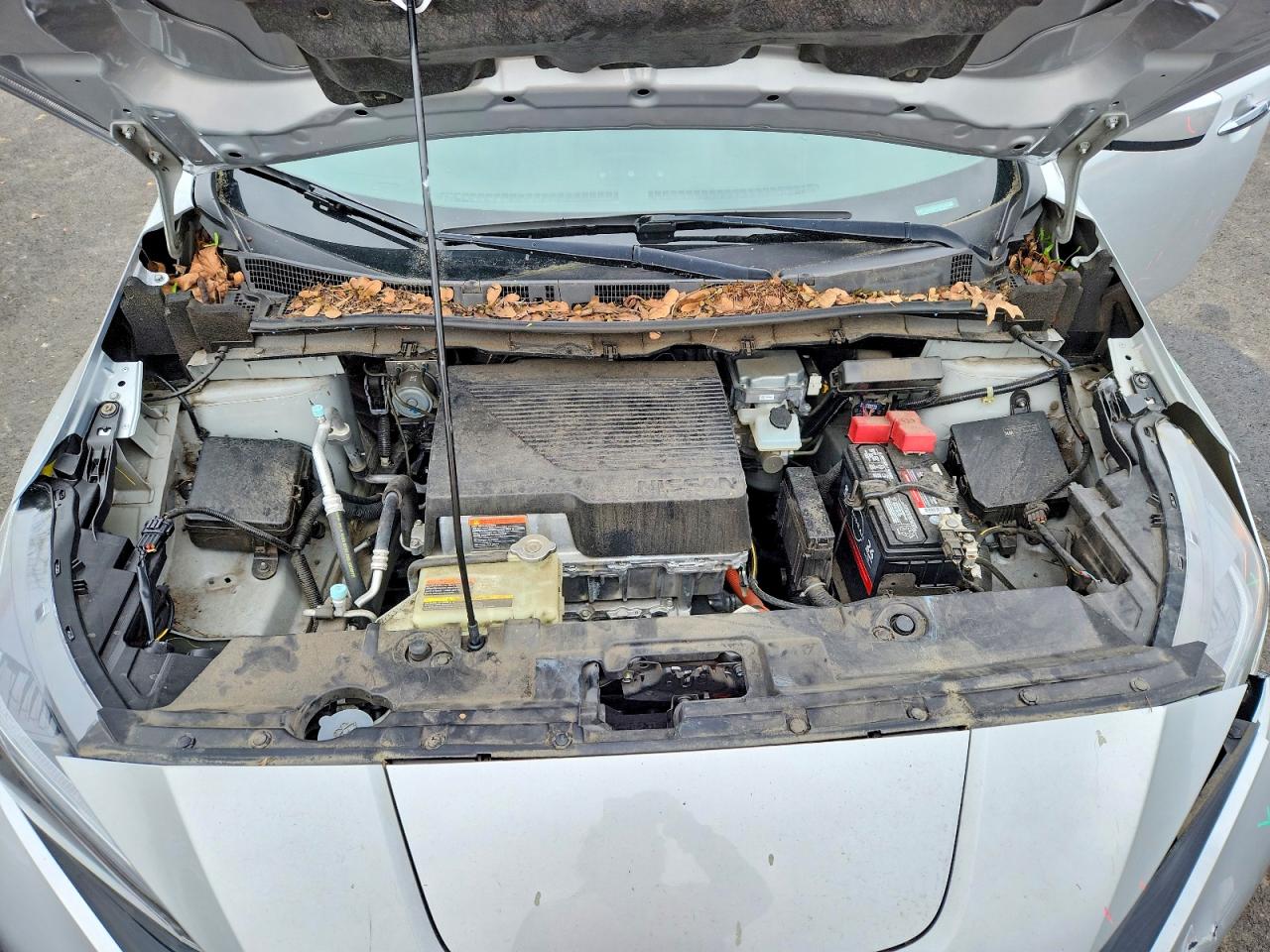 2018 NISSAN LEAF S photo 11