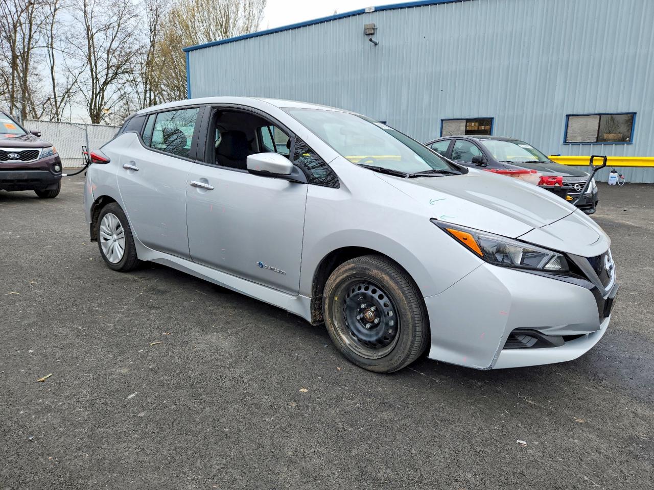 2018 NISSAN LEAF S photo 4