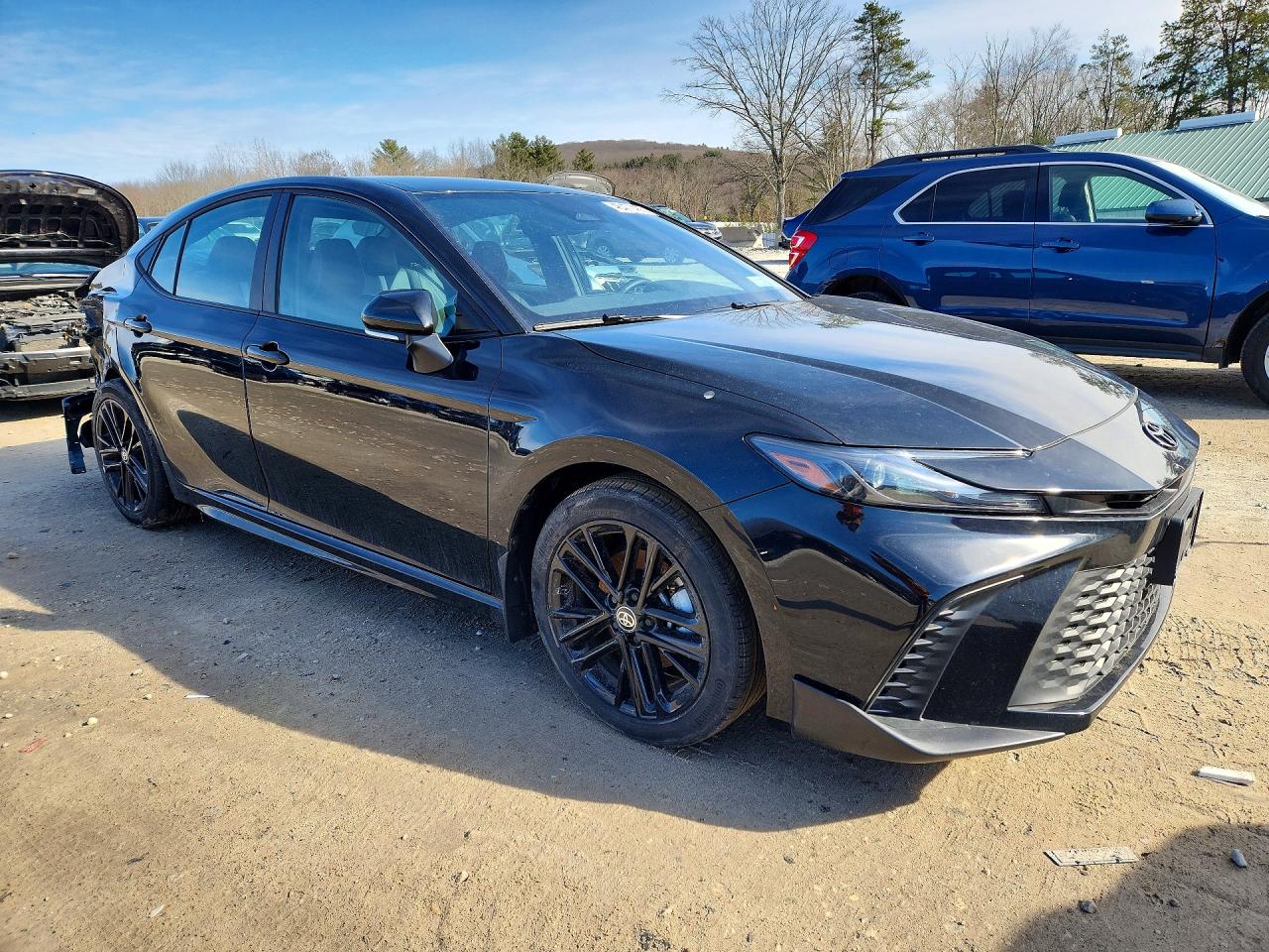 2025 TOYOTA CAMRY SE photo 4