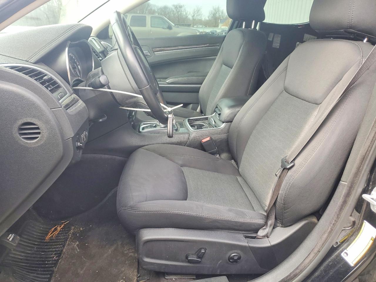 2018 CHRYSLER 300 TOURING photo 25