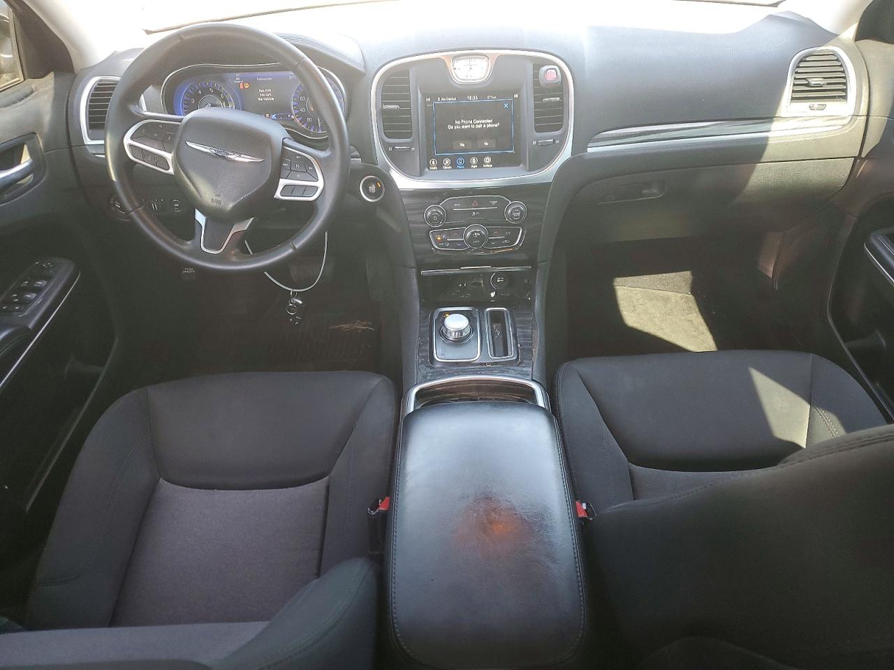 2018 CHRYSLER 300 TOURING photo 29