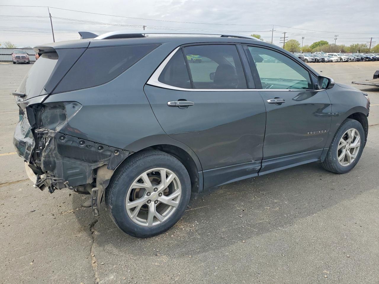 2018 CHEVROLET EQUINOX PREMIER photo 3