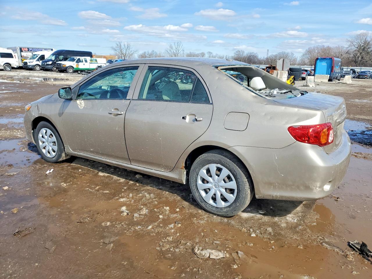 2010 TOYOTA COROLLA LE photo 2