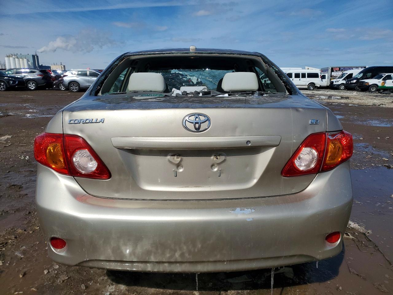 2010 TOYOTA COROLLA LE photo 6