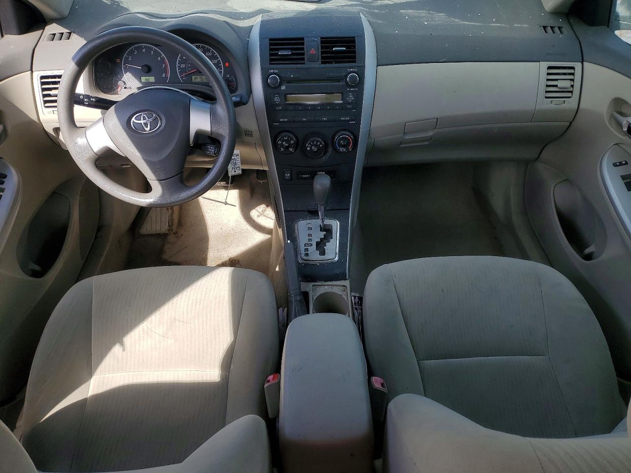 2010 TOYOTA COROLLA LE photo 8