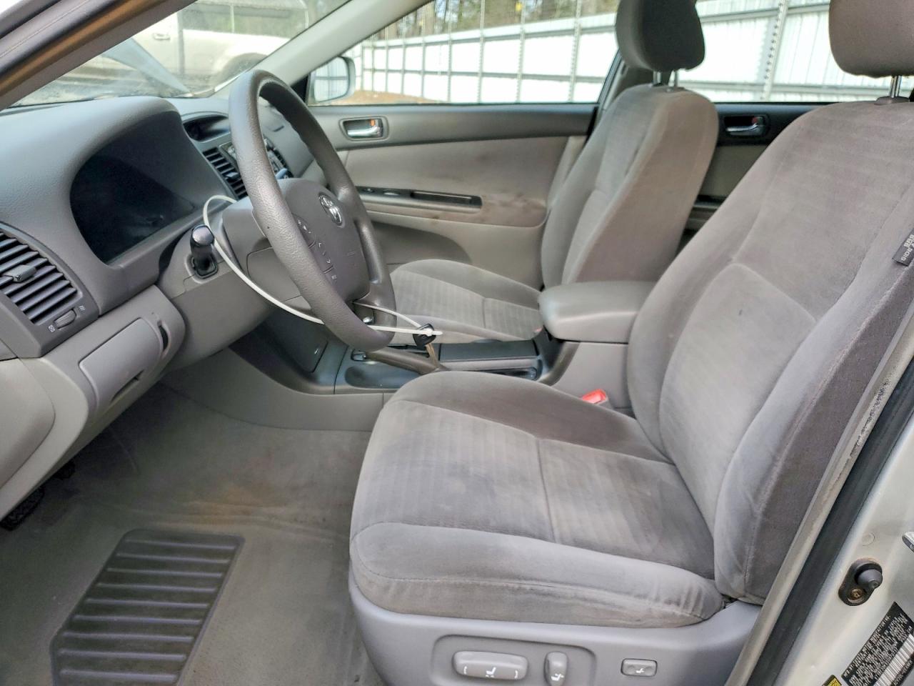 2005 TOYOTA CAMRY LE photo 13