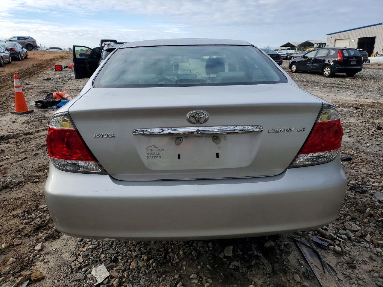 2005 TOYOTA CAMRY LE photo 11