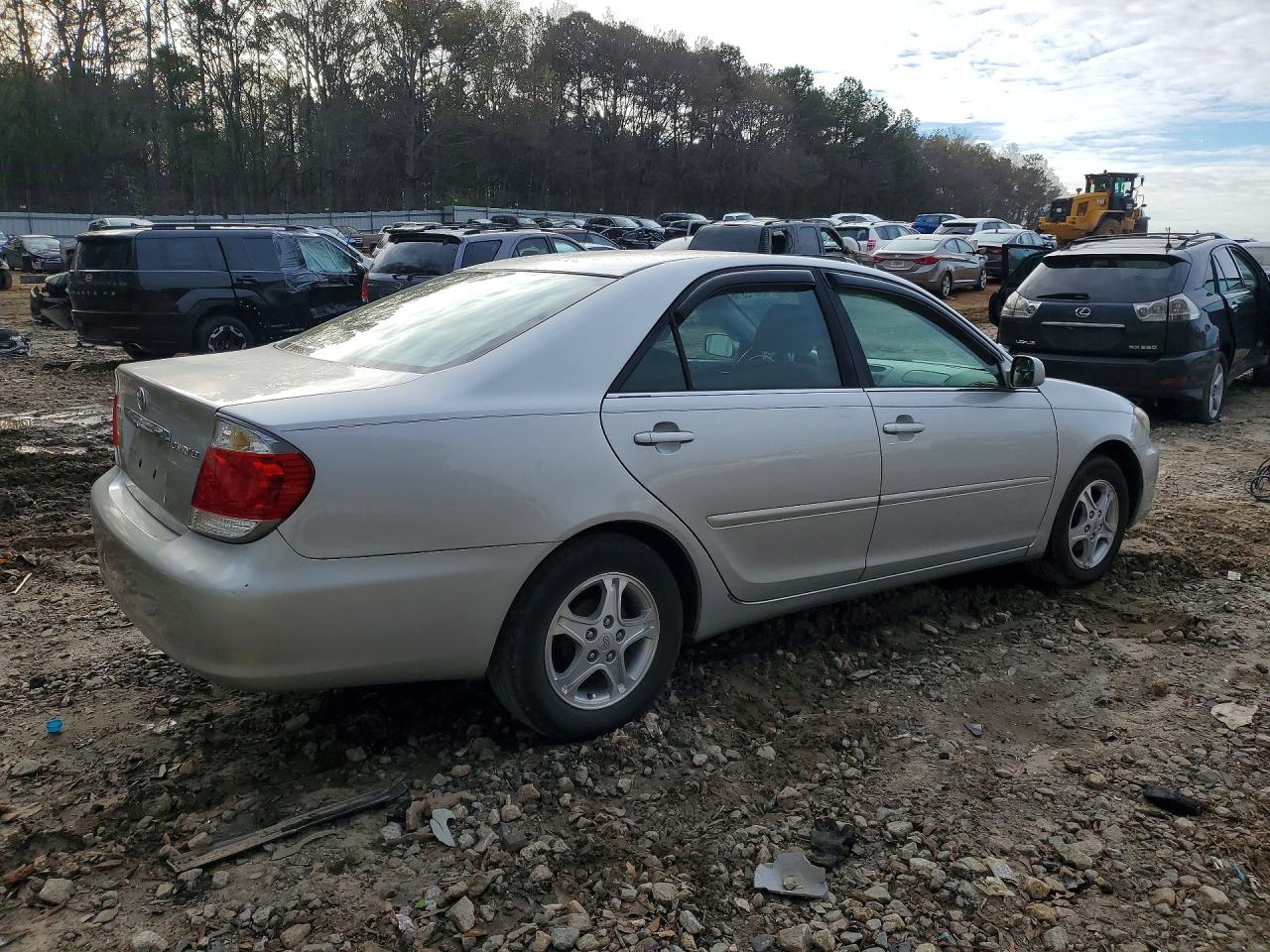 2005 TOYOTA CAMRY LE photo 5