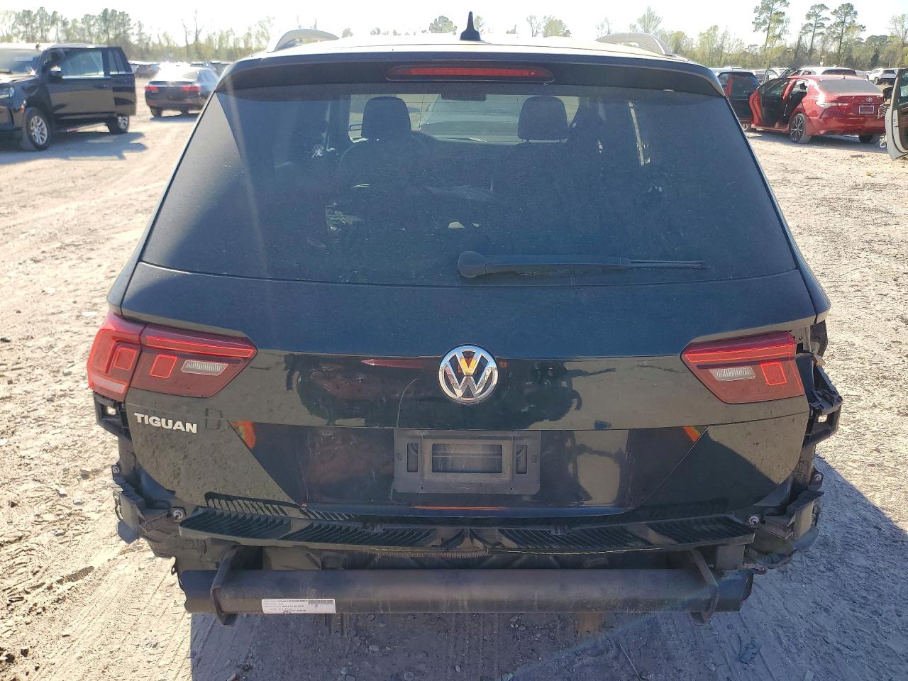 2020 VOLKSWAGEN TIGUAN S photo 16