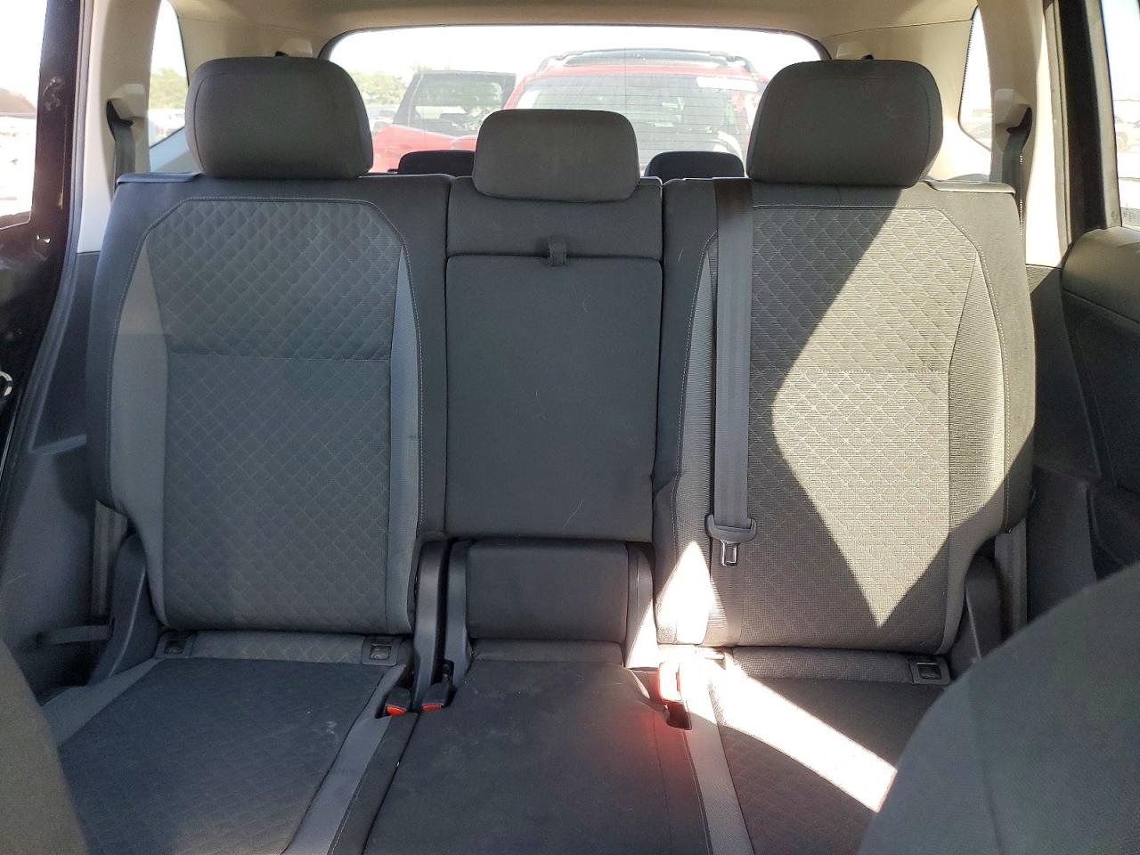 2020 VOLKSWAGEN TIGUAN S photo 28