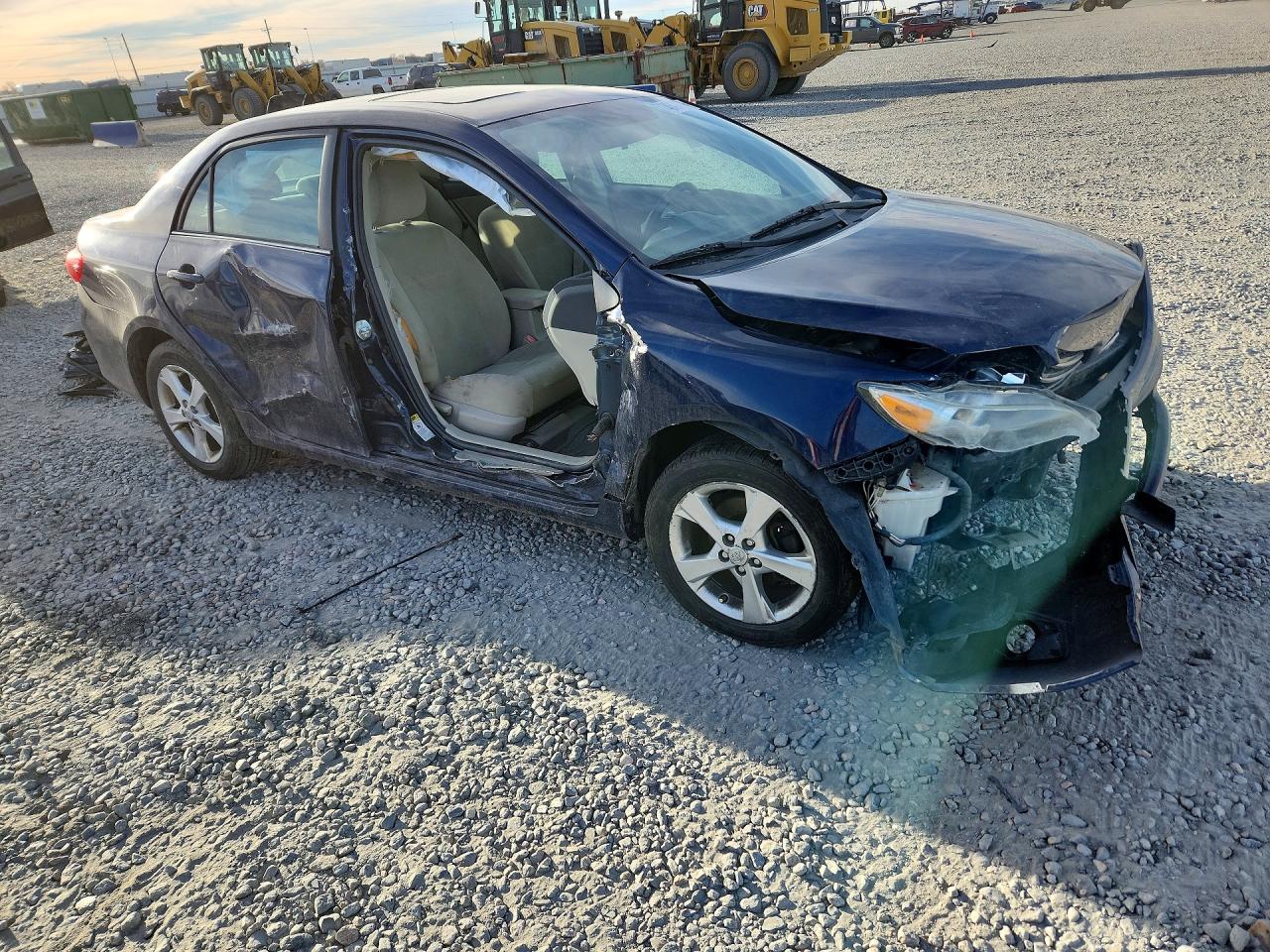 2013 TOYOTA COROLLA LE photo 7